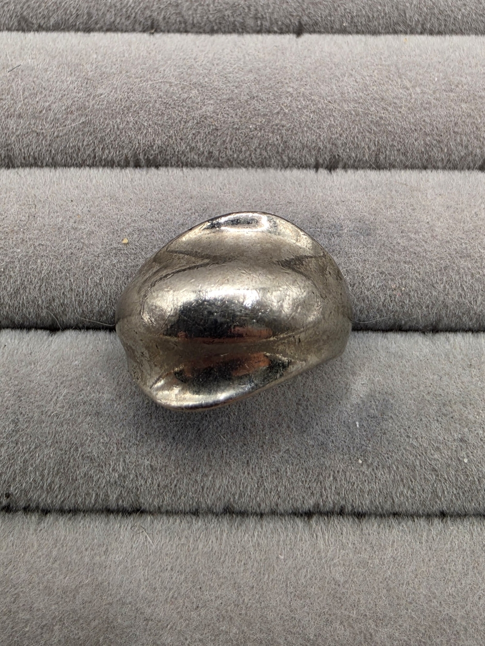Sleek Silver-Tone Women's Statement Ring Size 6 1/2